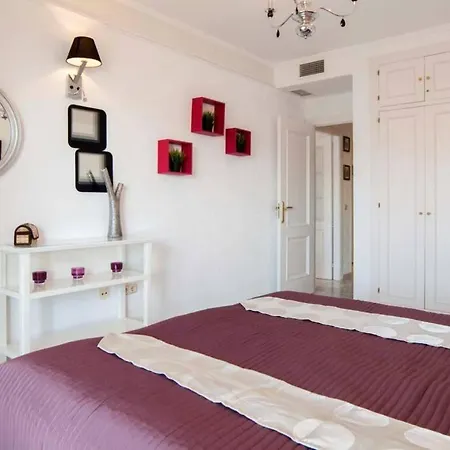 Apartment , Beach, Centre ,balcony With Seaview, For 4 Persons *