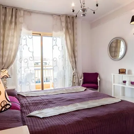 , Beach, Centre ,balcony With Seaview, For 4 Persons Apartment *