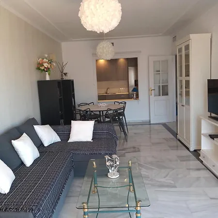 , Beach, Centre ,balcony With Seaview, For 4 Persons Apartment *